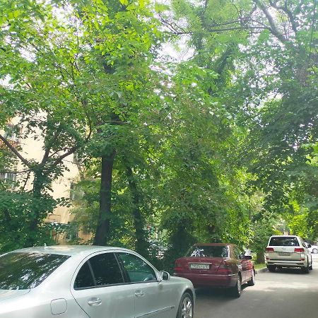 Квартира Рядом Арбата, Гоголя 92 Almaty Luaran gambar