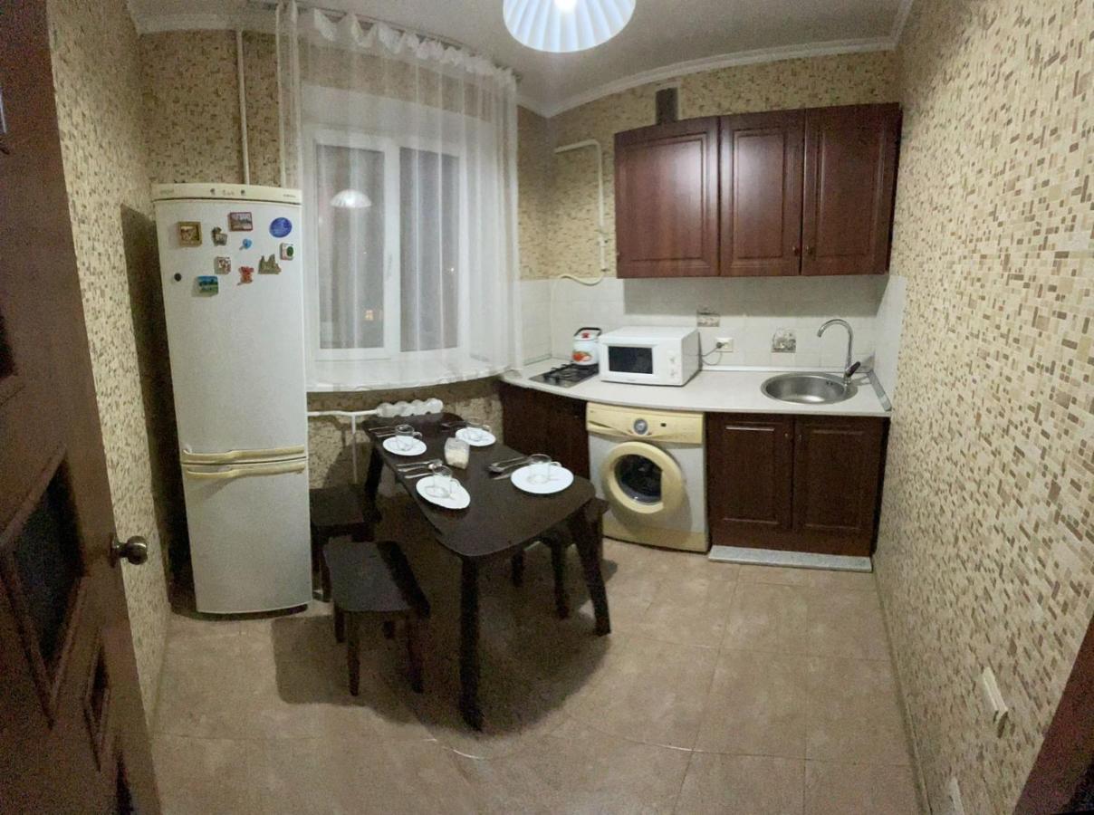 Квартира Рядом Арбата, Гоголя 92 Almaty Luaran gambar
